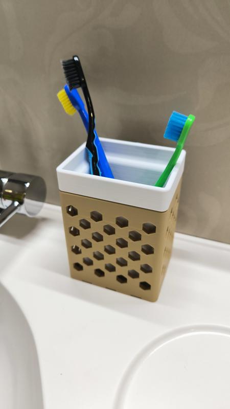 Toothbrush holder