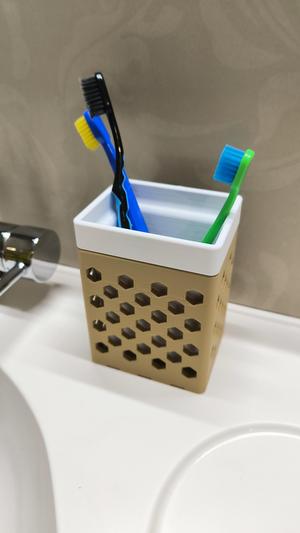 Toothbrush holder