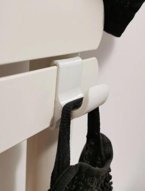Simple hook for flat bathroom radiator