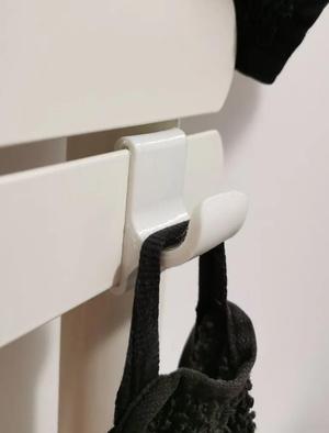 Simple hook for flat bathroom radiator