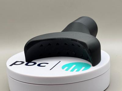 Hands-free dust suction adapter