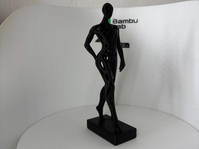 Flow of Form – Voronoi Human Sculpture