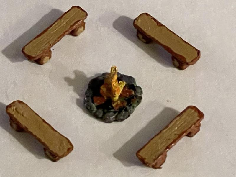 HO Scale Campfire Scene – Log Benches & Fire Pits (with and without Flames)