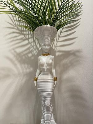 QUEEN PALM STATUE/PLANTER