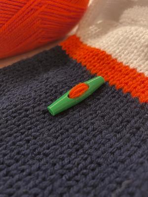 Simple Toggle Button (2" Length, 3/16" Holes)