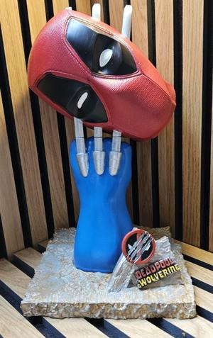 Wolverine vs Deadpool