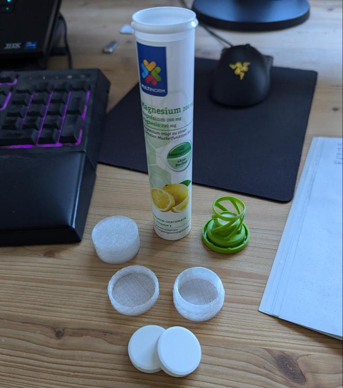 FizzVault (Compact Effervescent Tablet Container)