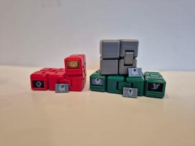 Changeable infinity cube