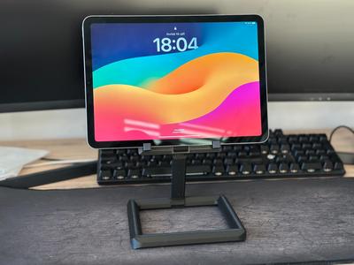 Apple Ipad and all tablets adjustable holder