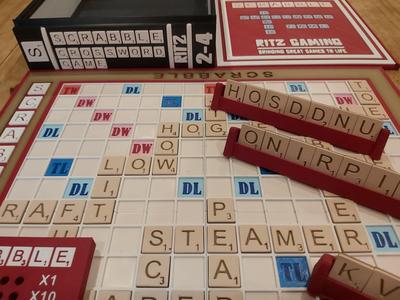 SCRABBLE CROSSWORD GAME - Bookcase Edition