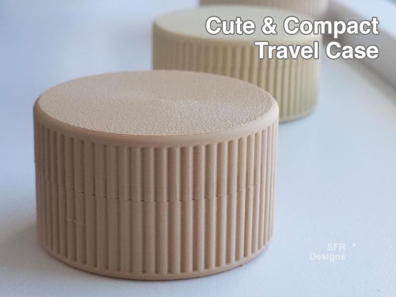 Cute and Compact Travel Case (Twist Lock)