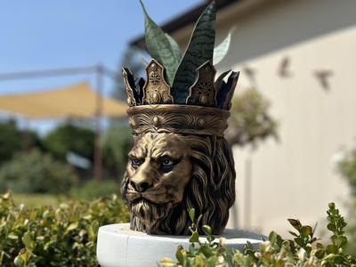 Majestic Lion Planter/Bowl (Support Free)