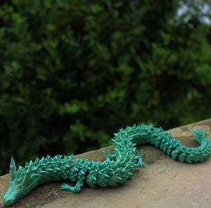 Dragon de corail écailleux articulé et modulable
