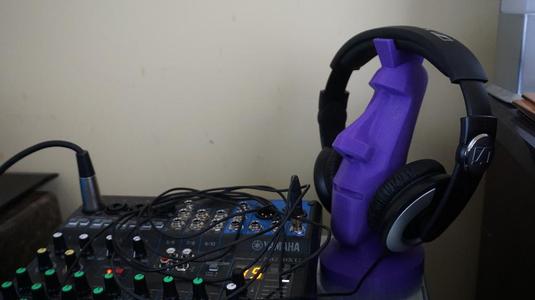 Moai Head Phone Stand Solid Throughout