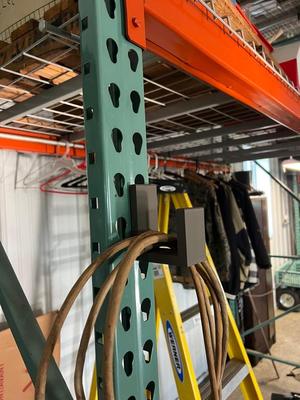 Pallet shelving hanger