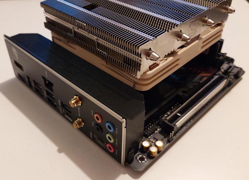Asus ROG Strix B760I I/O Shroud