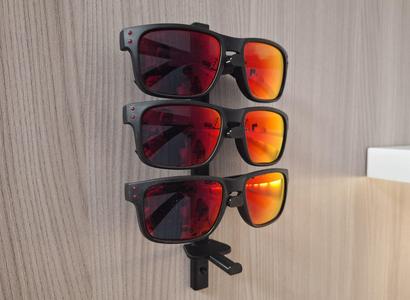 Sunglasses wall holder for 4 Glasses
