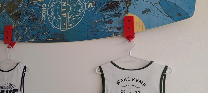 Wakeboard holder whit hanger