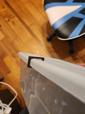 Sterilite Lid lock.step