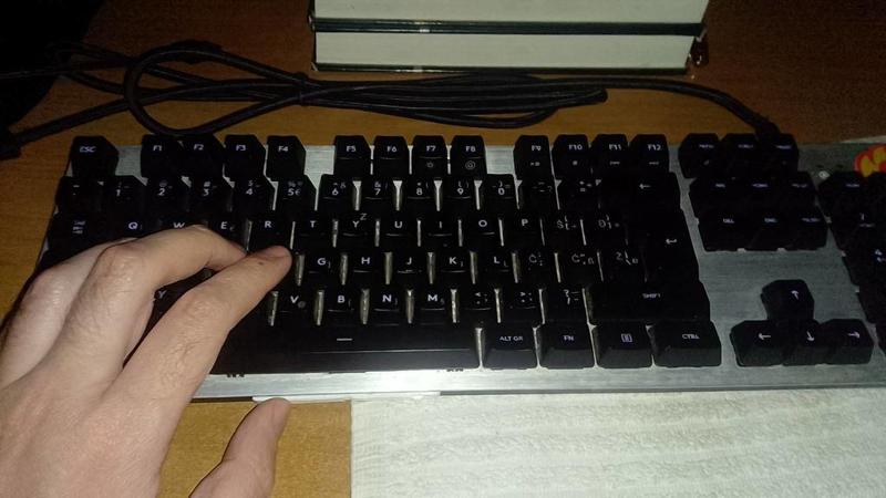 F and J button Finder
