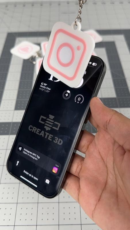 Instagram NFC Keychain.3mf