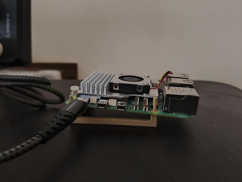 Simple Raspberry Pi 5 chassis