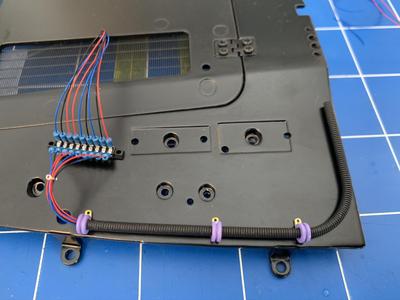 1:8 DeLorean pontoon clips / terminal / split loom