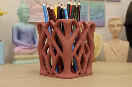 PENHOLDER 