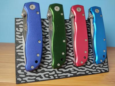 Modern Vertical Clip Pocket Knife Display Stand