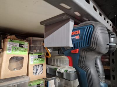 Bosch GSR 18V support (under shelf)