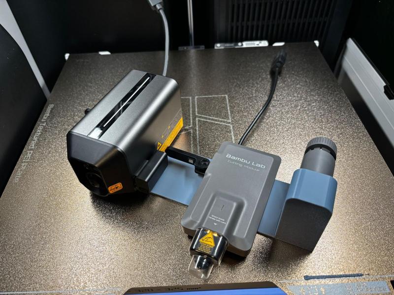 H2D Tool Holder