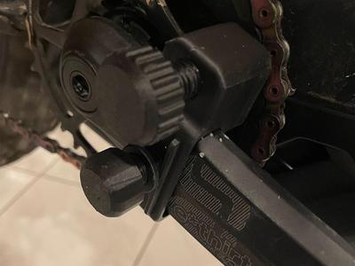 eBike tool for chain cleaning and lubrication