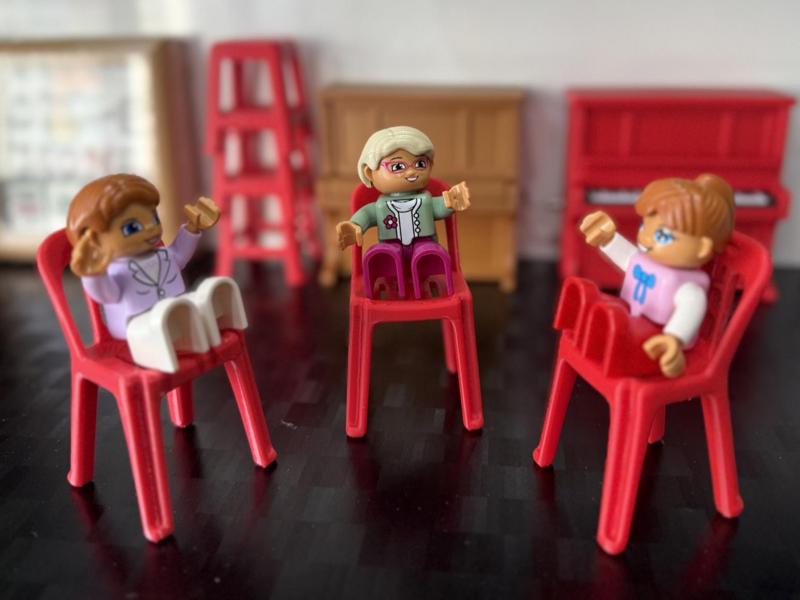 SG MY Duplo Legendary Red Plastic Chair Toy