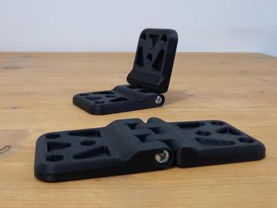 Hinge with M4 screws and countersunk nuts