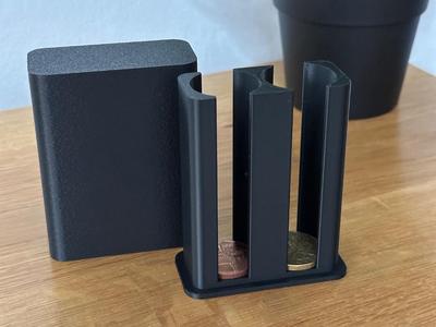 Money box with lid
