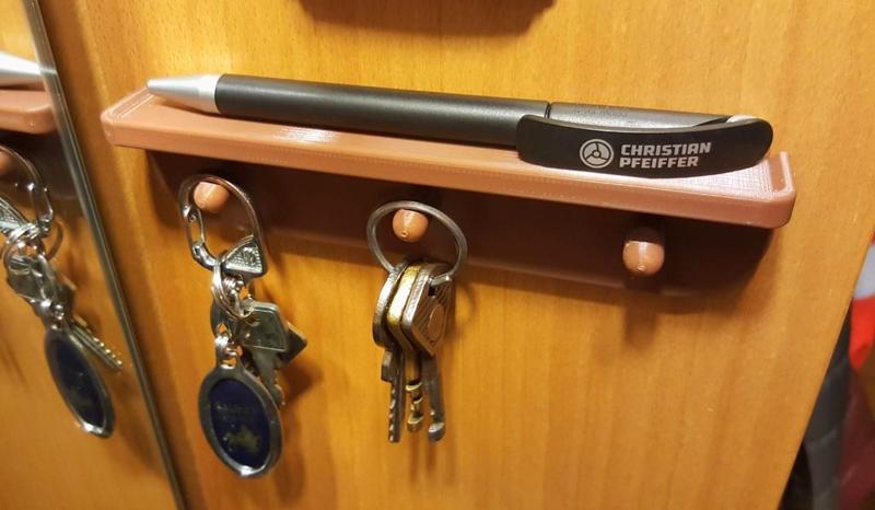Key hanger with shelf