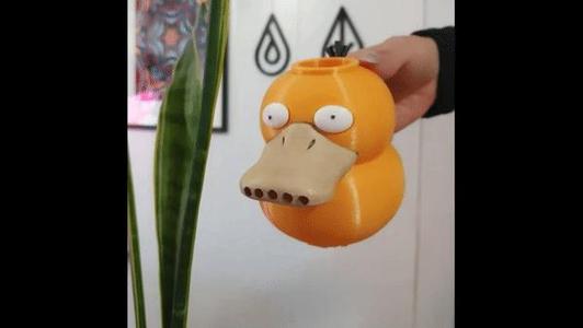 Sprayduck - Psyduck watering can - Pokemon