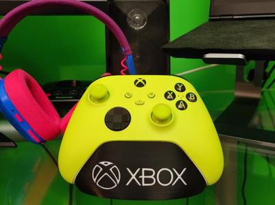Xbox Controller Stand with Logo