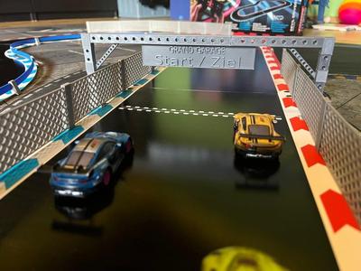 Carrera Hybrid Start/Ziel Schilderbrücke (Traverse)