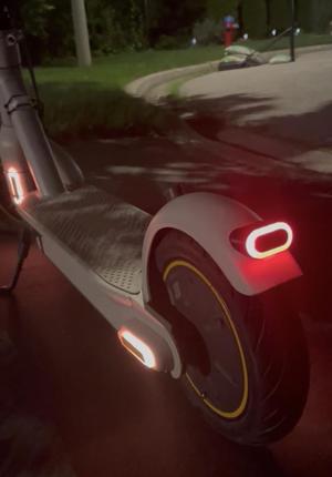 Segway Ninebot MAX: NeoPixel Markers Rear Tails