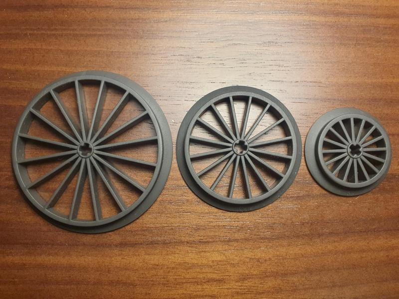 Legos train wheels in all sizes,  small medium big