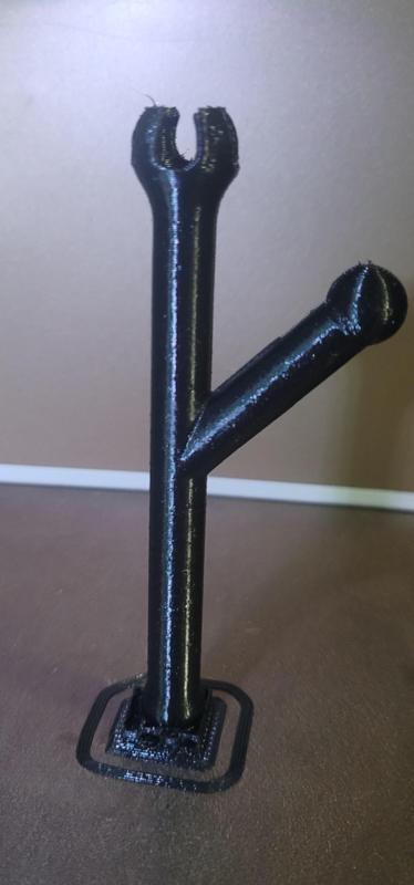 Hat hook for Stas gallery rail cord.