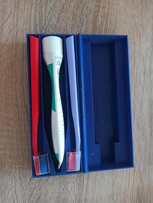 ​ Travel box for toothpaste and toothbrush - Cestovní box na zubní pastu a kartáček