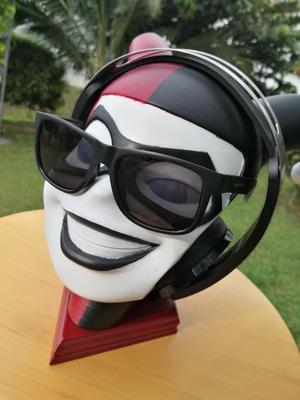 Harley Quinn headphone stand
