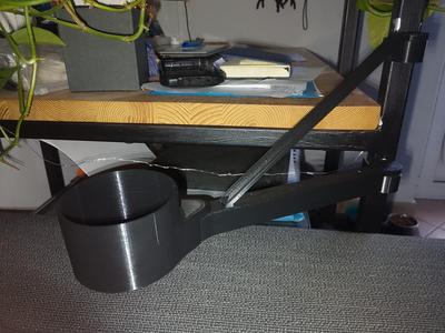 Beer/cup holder for desk