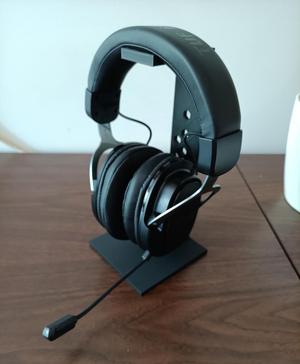 Headset stand