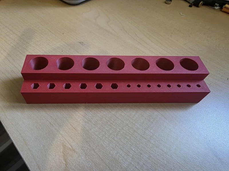 Tool holder