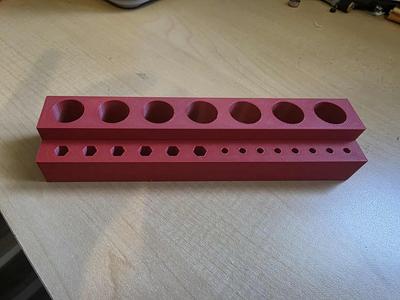 Tool holder