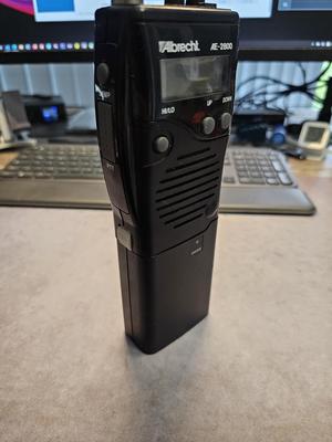 Albrecht AE-2800 CB-Radio - latch for battery pack