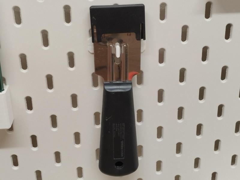 Skadis razor blade scraper holder (Workzone)